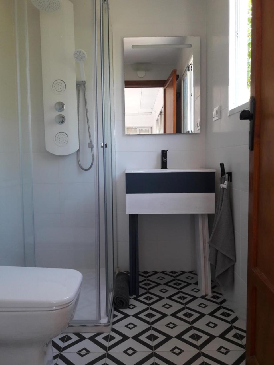 מלון דניה Aqua House מראה חיצוני תמונה